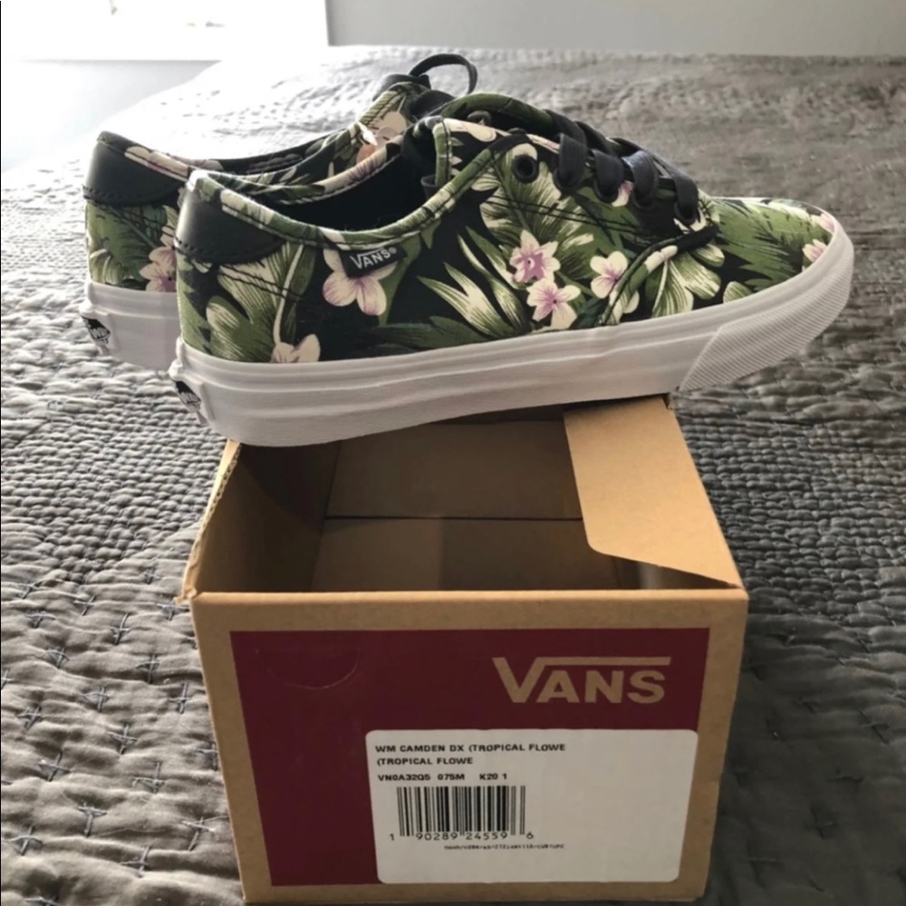 New Vans Tropical Floral UltraCush Camden DX